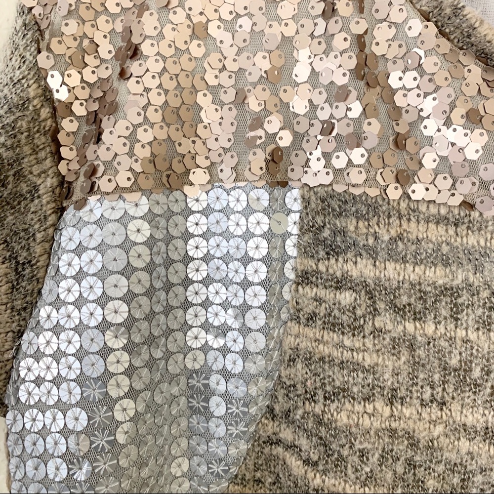 GIMMICKS BY BKE Brown Sequin Top - Picture 5 of 7